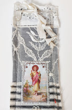 Load image into Gallery viewer, Catholic Handmade Bookmark Divino Nino

