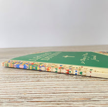 Load image into Gallery viewer, Lectio Divina: 30 Days of Peace Journal makes it easier than ever to engage in the ancient practice of Lectio Divina.